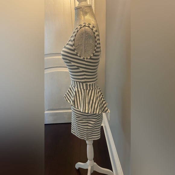 BEBE GREY/WHITE STRIPE  Peplum Style Dress w/Back Zip Closures,  XS - Picture 5 of 15